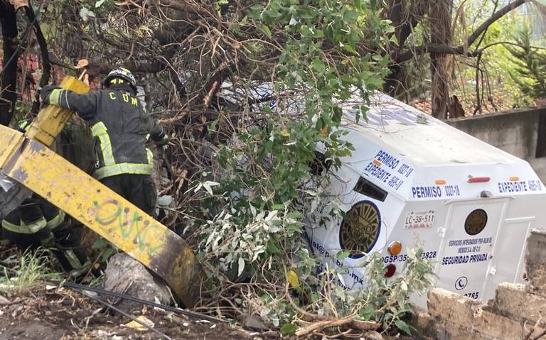 Vuelca camioneta de valores sobre carretera M xico Toluca La